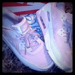 Ladies shoes